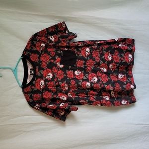 Front pocket graphic tee